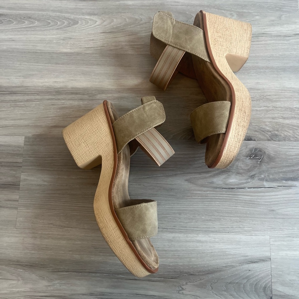 Pierre Dumas 9 Brown Platform Sandals